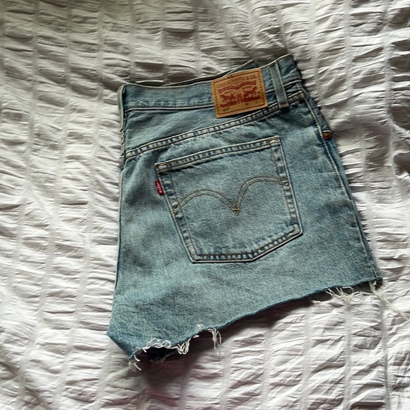 LEVI 501 jean shorts - Picture 1 of 4